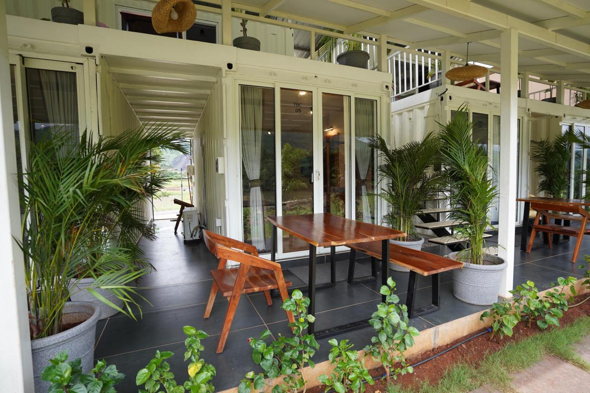The Boat Club,Karjat Hotel Buitenkant foto