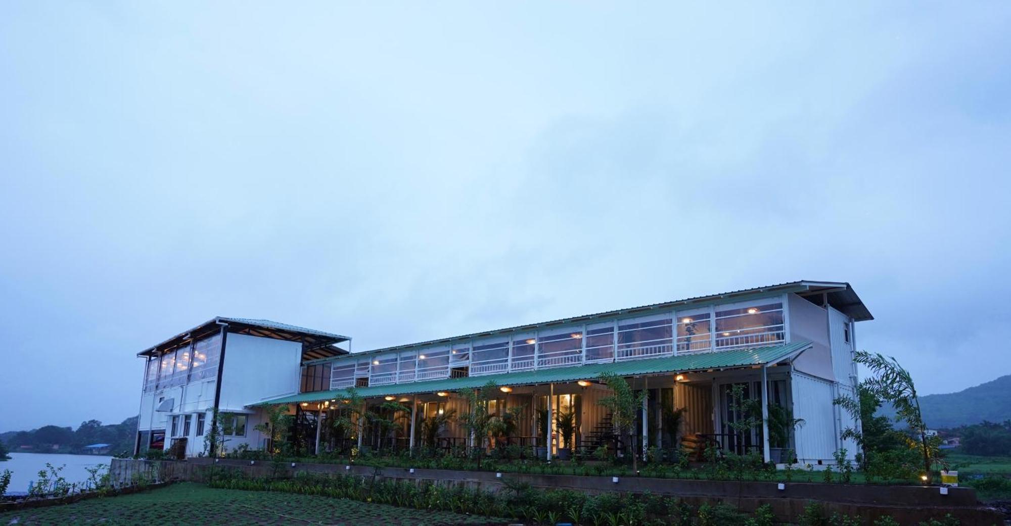 The Boat Club,Karjat Hotel Buitenkant foto