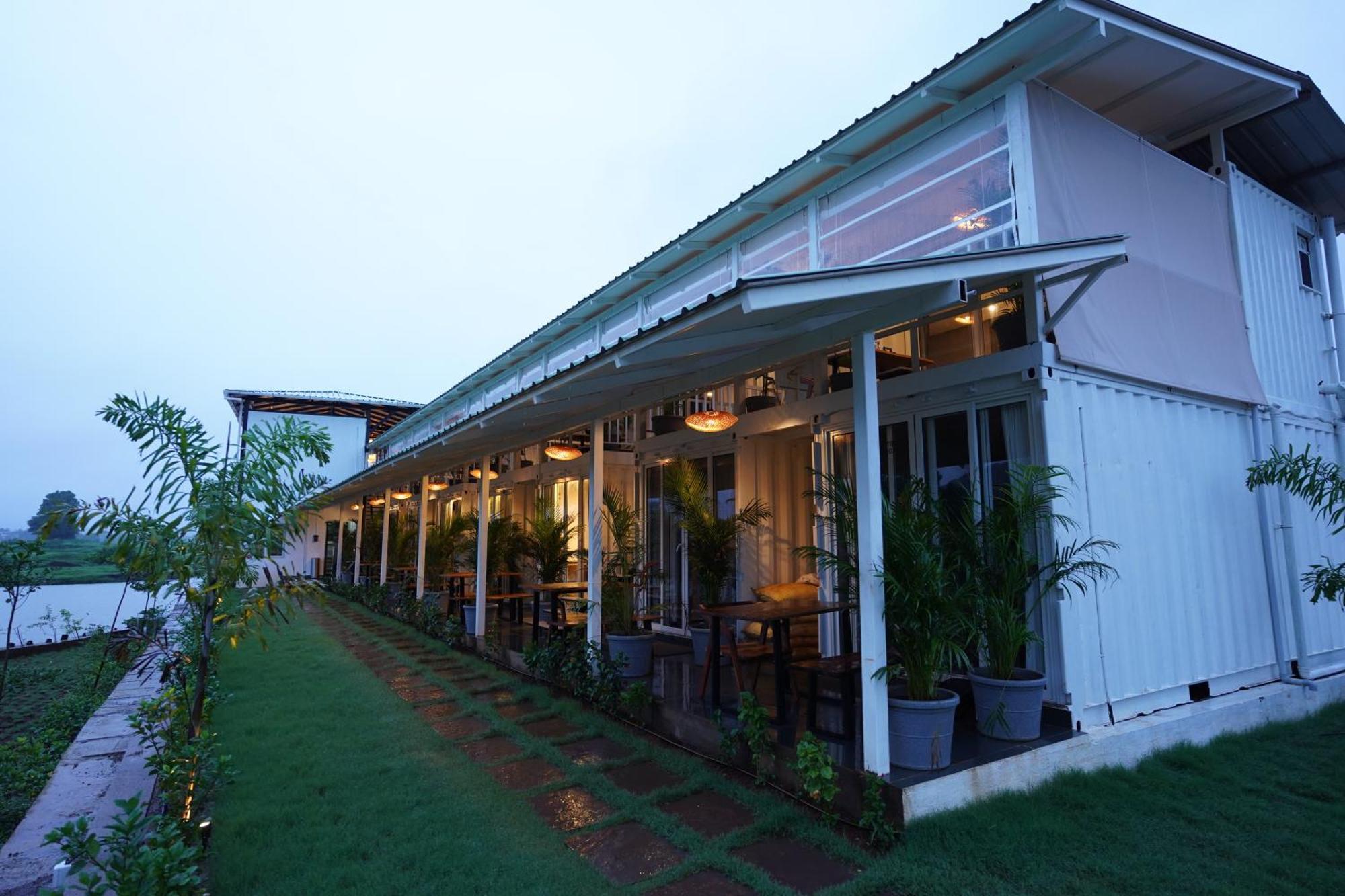 The Boat Club,Karjat Hotel Buitenkant foto