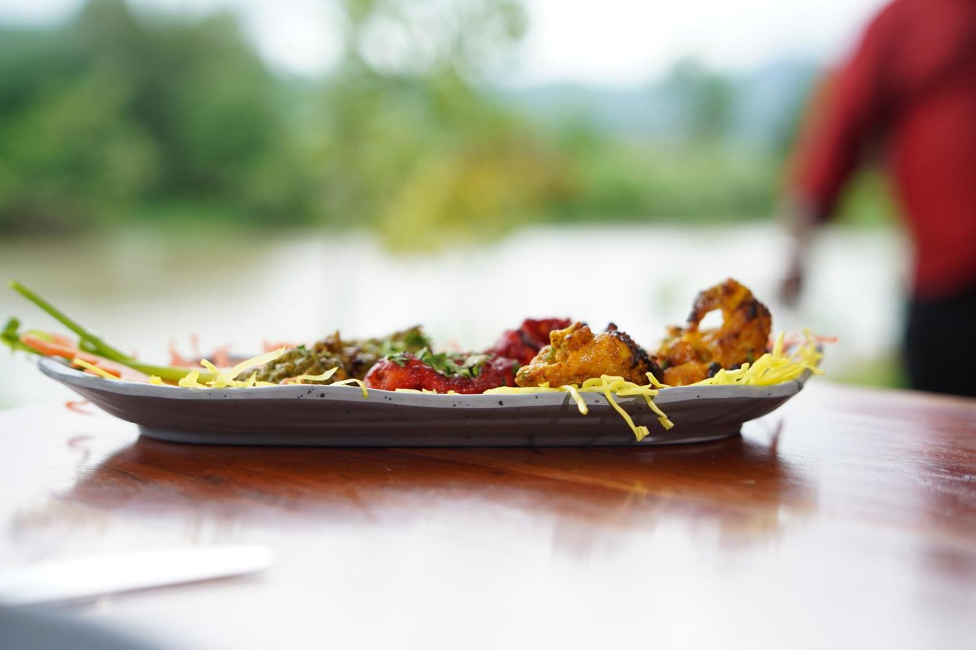 The Boat Club,Karjat Hotel Buitenkant foto